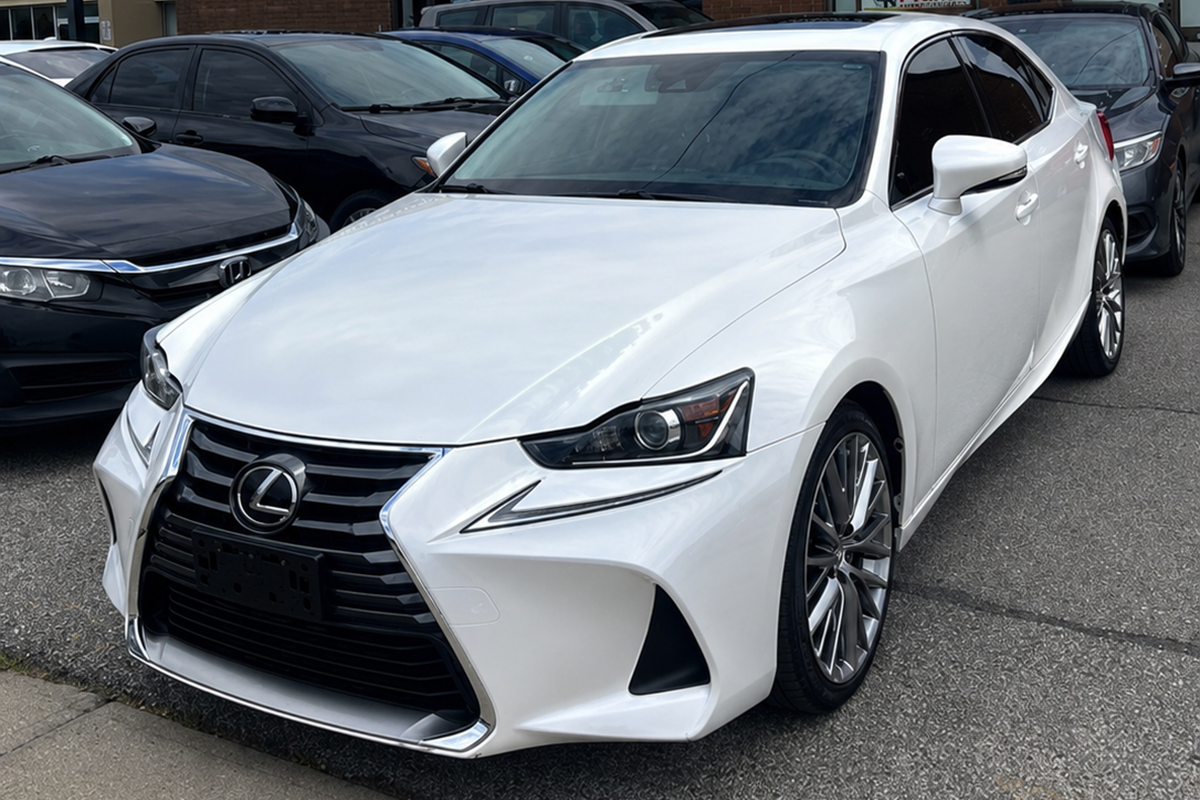 2018 Lexus IS 300 AWD, white, at Arman Fine Auto